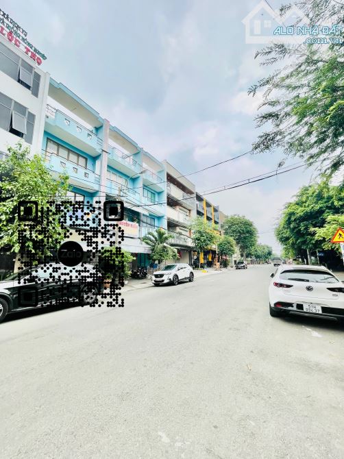 Cạnh Aeon Mall Bình Tân - View công viên - 4 tầng - 4,5m x 20m - 4PN - Tiện kinh doanh