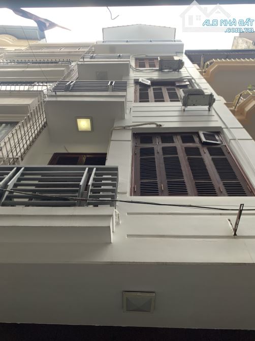 Phân lô Trần Quốc Hoàn – hiếm nhà bán, ô tô tránh, 41/45m² | MT 4m | 5 tầng