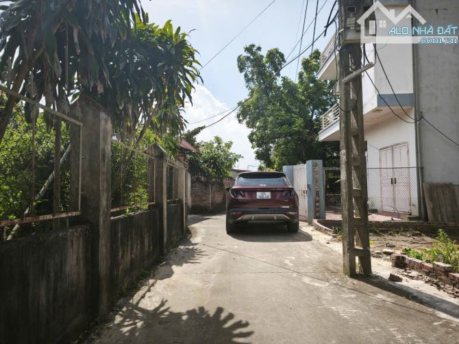 Không có lô rẻ số 2 tại Hồng Kỳ - Trung Dã ô tô 7 chỗ ngủ trong nhà.