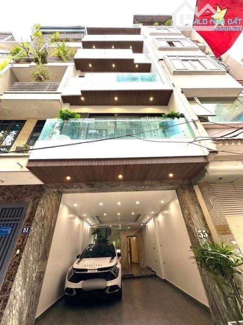 Bán nhà Trần Cung, 5 tầng thang máy, nội thất cao cấp, ô tô vào nhà, gần Công Viên