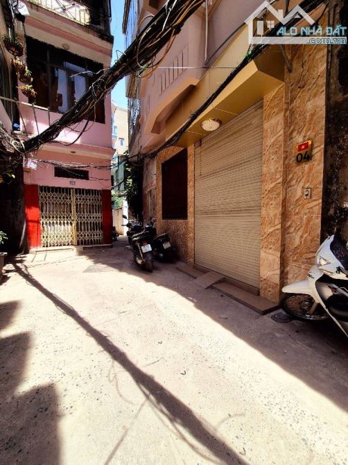 Nhà đẹp 6 tầng – Ngã tư Bạch Mai - Trần Khát Chân