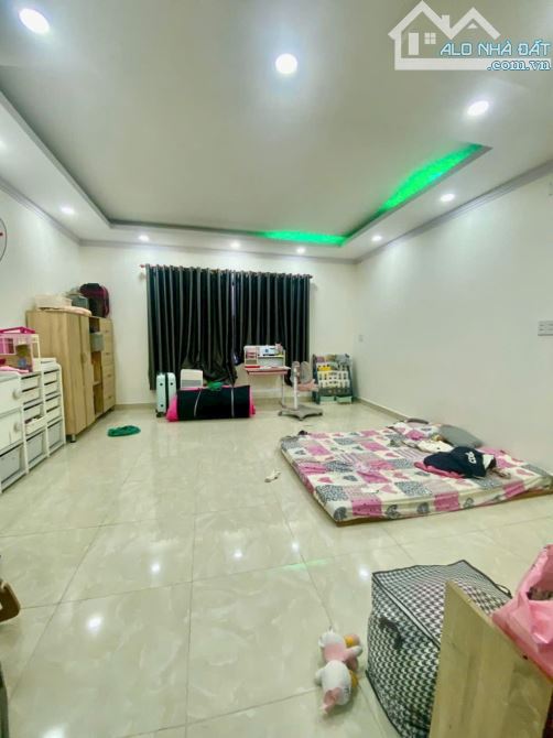 BÁN NHÀ 3 TẦNG ĐÚC TRUNG MỸ TÂY 13 QUẬN 12 zIÁ RẺ 4.4 Tỉ