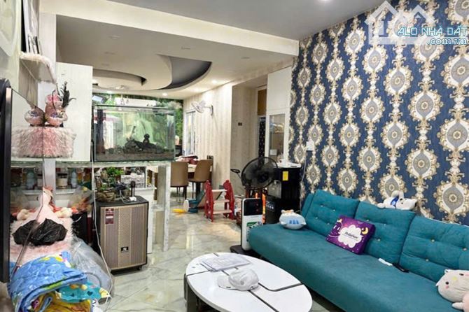 Bán nhà Thích Quảng Đức Phú Nhuận, 71.5m² 4 Tầng BTCT, sử dụng 194.8m² - Giá 8.9 tỷ TL