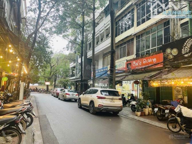 CC bán tòa nhà phân lô phố Nguyên Hồng,dt105mx8tầng,mặt tiền 6m, ôtô tránh,giá 41.8 tỷ