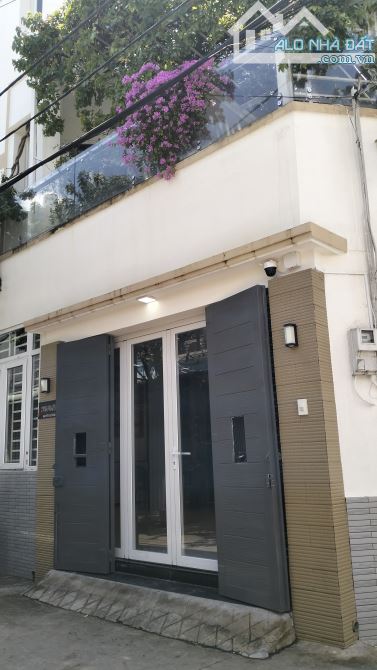 LÔ GÓC XE HƠI  ĐẬU CỬA TÂN THỚI HIỆP - NGANG LƠN 7M - DT 80M2 - 3 TẦNG FULL NỘI THẤT
