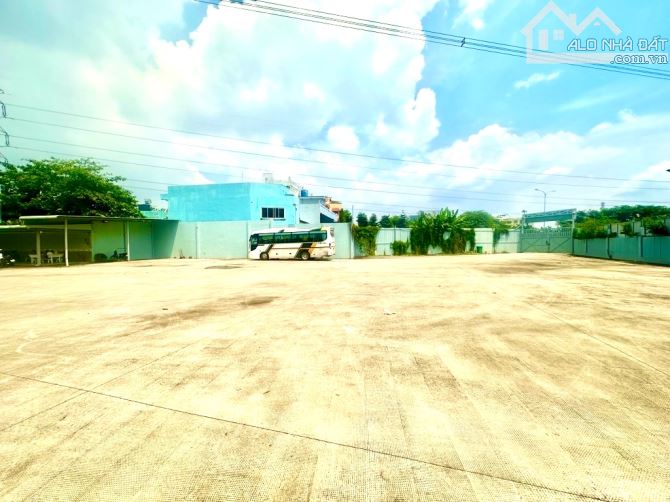 MẶT TIỀN ĐƯỜNG VÕ VĂN KIỆT - ĐẤT LỚN 2.000M2 - TIỆN KINH DOANH - MỞ KHO XƯỞNG - BÃI GIỮ XE
