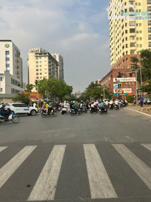 CC bán mặt phố Phùng Chí Kiên, Cầu Giấy, DT 98m2, lô góc, mặt tiền 8m giá 27.9 tỷ