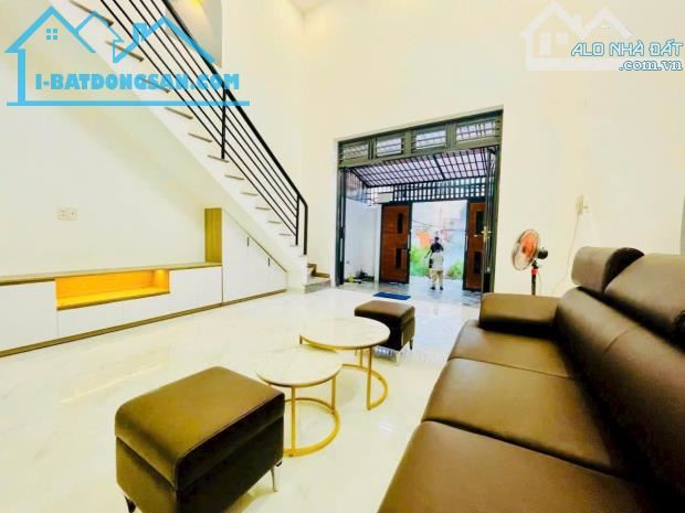 Hàng Ngộp Phú Nhuận, Hẻm 2 oto, 5x16 Giá 3 tỷ080, Cách cầu Công Lý 350m, Hẻm thông