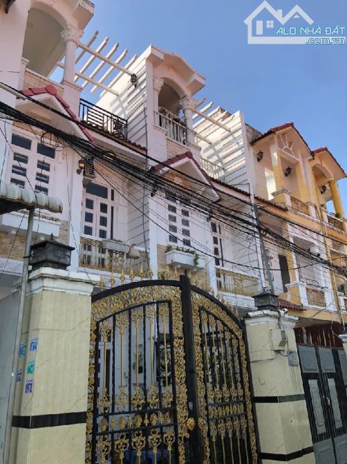 4 CĂN NHÀ 3 TẦNG + ĐẤT; DÒNG TIỀN 32tr/th NGAY NGÃ 3 BÌNH PHÚ Ụ GHE, 24X16 CHỈ 15 TỶ.
