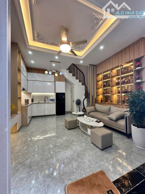 BÁn nhà phố Thanh Đ,àm Hoàng Mai HN DT:30M 5t - GIá CHỈ  5,9 TỶ full nội thất