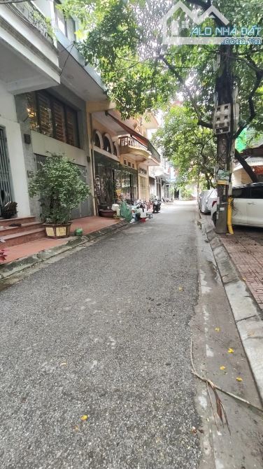 Bán nhà phân lô khu 72ha vỉa hè oto tránh ,kinh doanh 70m 5 tầng 25,1 tỷ