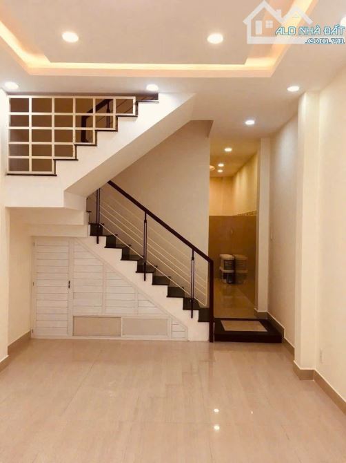 Cho thuê nhà 3 tầng kiệt Lê Hồng Phong, Hải Châu. DT 55m2. DTSD 150m2. Giá 12 triệu