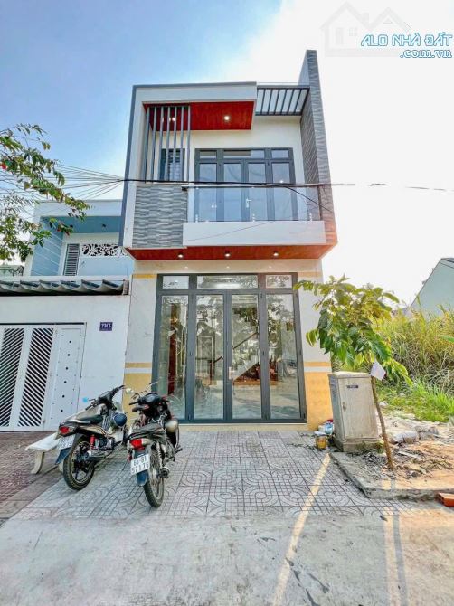 nhà bán 1 trệt 1 lầu đường C5, khu dân cư phú an