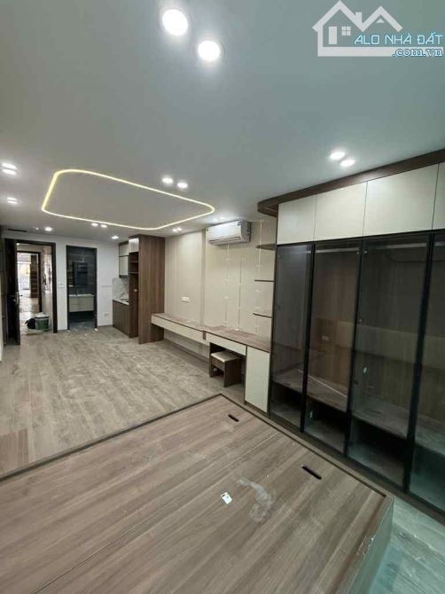 TÒA CHUNG CƯ MINI 110M2 DÒNG TIỀN 100TR/THÁNG - Ô TÔ - TT CẦU GIẤY 37 TỶ
