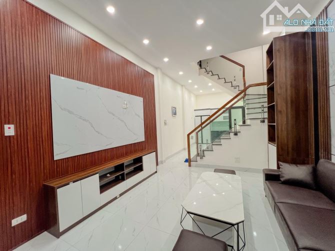 BÁN NHÀ PHÂN LÔ HỌC VIỆN CHÍNH TRỊ NGÔ QUYỀN HÀ ĐÔNG – 43M2 – 4 NGỦ – Ở NGAY - 9,5 TỶ