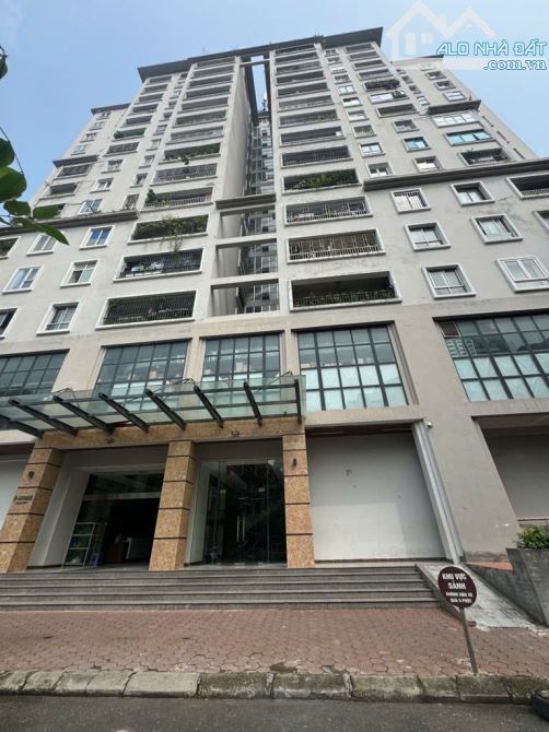 Căn chung cư F home Xuân La, Tây Hồ, 132m, tầng 4, ban công cực thoáng! full đồ!
