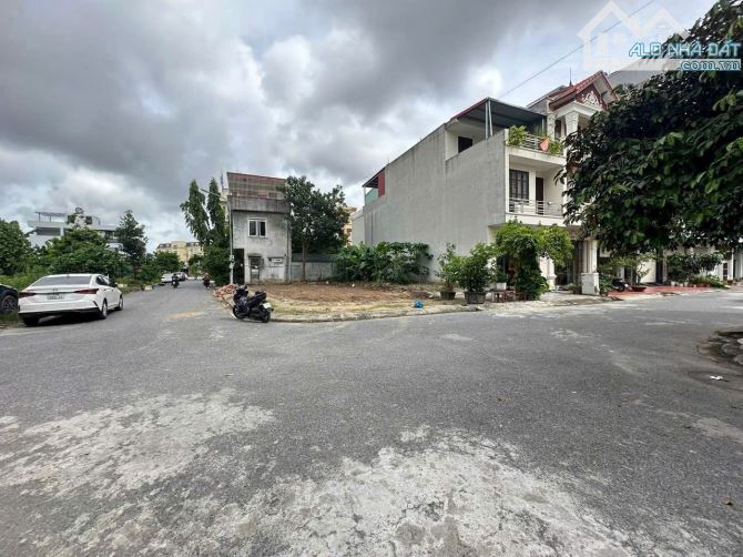 Bán đất LÔ GÓC khu tái định cư khu ICC Quán Mau , DT 91m ngang 5m giá bán 9,8 tỷ