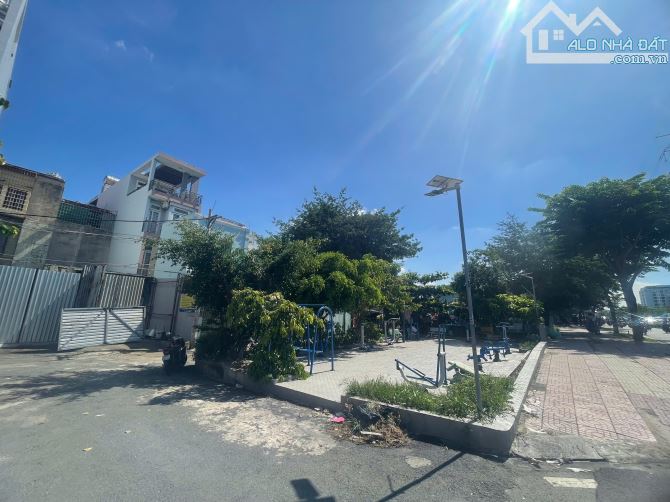 Bán khuôn đất lớn 375m2 siêu hiếm 2MT Phạm Văn Đồng - Phan Văn Trị, Bình Thạnh. Gía 70 TỶ