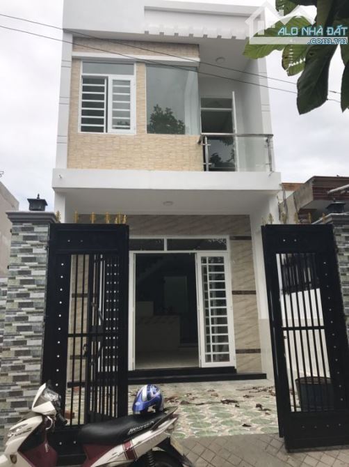 Dãy nhà trọ giá rẻ ngay Đức Hòa Đông, 5x20 ( 100m2), 3 phòng , 1 kios, thu nhập 4 triệu/ t