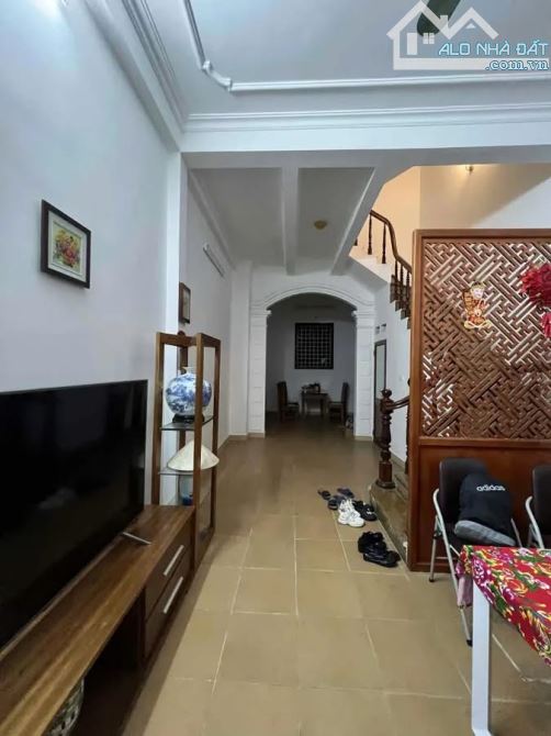 BÁN NHÀ HOÀNG CẦU, ĐỐNG ĐA, PHÂN LÔ, Ô TÔ ĐỖ CỬA, DÂN XÂY CHẮC ĐẸP