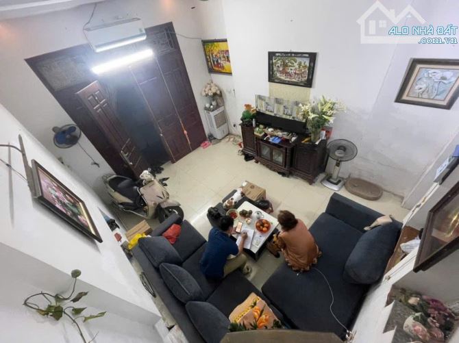 KHÂM THIÊN - DT 121M2 x 4T - MT 4,5M - 18,4 TỶ - LÔ GÓC - NGÕ THÔNG - DÂN CƯ SẦM UẤT