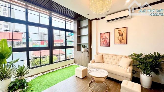 Siêu phẩm 5 tầng gần cầu Chương Dương- Long Biên. DT 70m2 x MT 5.6m, Ô tô vào, giá 13.5 tỷ
