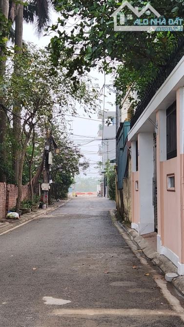 Bán gấp lô đất 65m Đại Mạch ô tô vào đất, 20m ô tô tránh. Chỉ 3.x tỷ