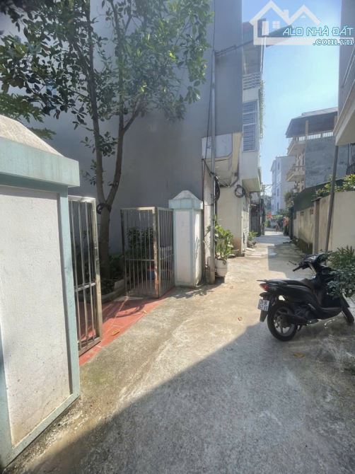 Ngã Tư Sủi, Mặt Phố kinh doanh, 2 mặt ô tô tránh, Xây VP-PK tuyệt vời, dòng tiền 22tr/th