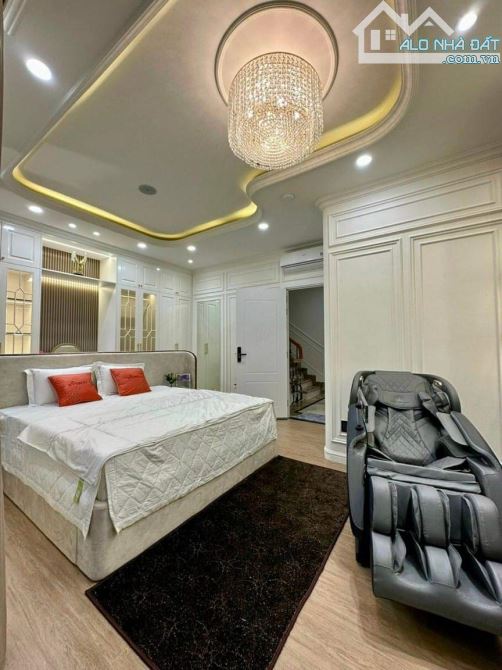 Mặt Tiền Bình Phú Chợ Lớn Q6 ( 4.3 * 14 ) 4 Lầu 9.2 Tỷ