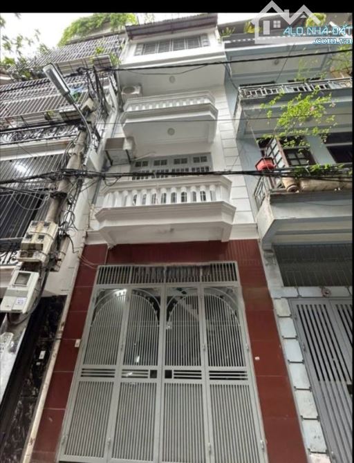Cho thuê nhà ngõ ba gác Văn Cao, 4 tầng x 30m2, 12 Triệu vừa KD Spa, Nail, thuốc, ở...
