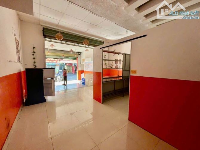 BÁN nhà Phường 6. Gò Vấp. Ngang 5m. Không máy bay. Ngày các trường ĐH. Cao đẳng
