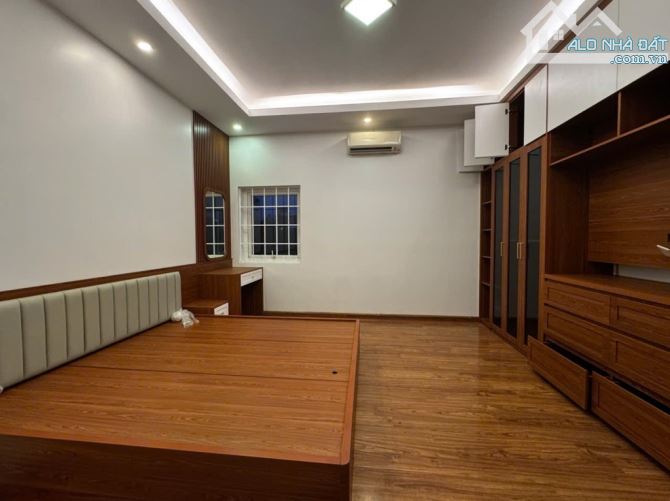 BÁN NHÀ LẠC LONG QUÂN 43M² – 5 TẦNG – VIEW HỒ TÂY