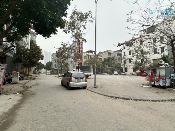 Bán lô đất nhìn check bãi đỗ xe thuộc giãn dân Khu 10 Đại Phúc, tp BN. ♦️DT 65m2
