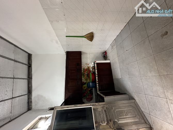 Nhà giá rẻ ngõ đường 19/5 dân xây còn ở tốt