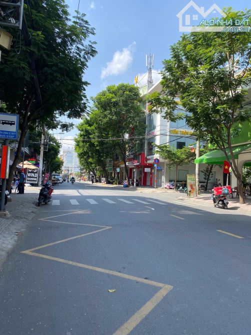 Siêu Hot! Bán nhà MT Nguyễn Hồng Đào - 4.1x17m - 3 lầu Giá chỉ 16.5 tỷ tl