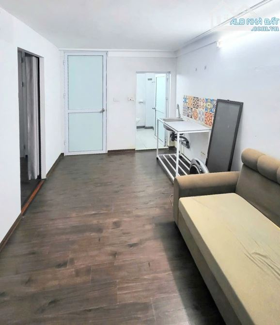 10,2 tỷ, 38m2, 5 tầng, trung tâm Hai Bà Trưng, dòng tiền, cách phố 30m,, an sinh đỉnh