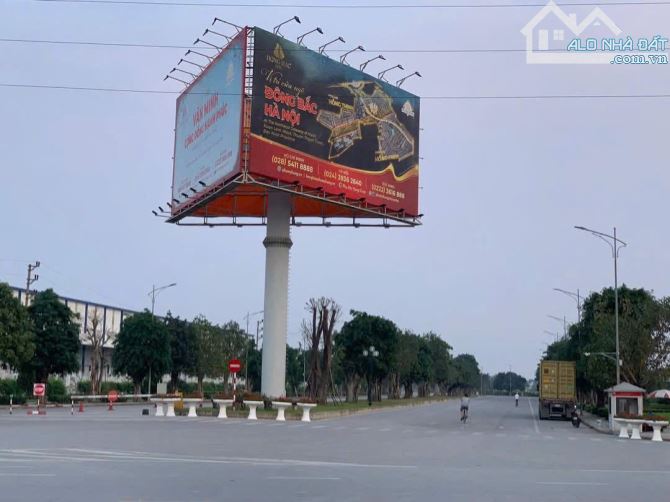 CHÍNH CHỦ BÁN 100M2- MT5M- TRỤC CHÍNH KHU ĐÔ THỊ ĐẠI THỊNH- XUÂN LÂM- ĐƯỜNG Ô TÔ- GIÁ 6 X