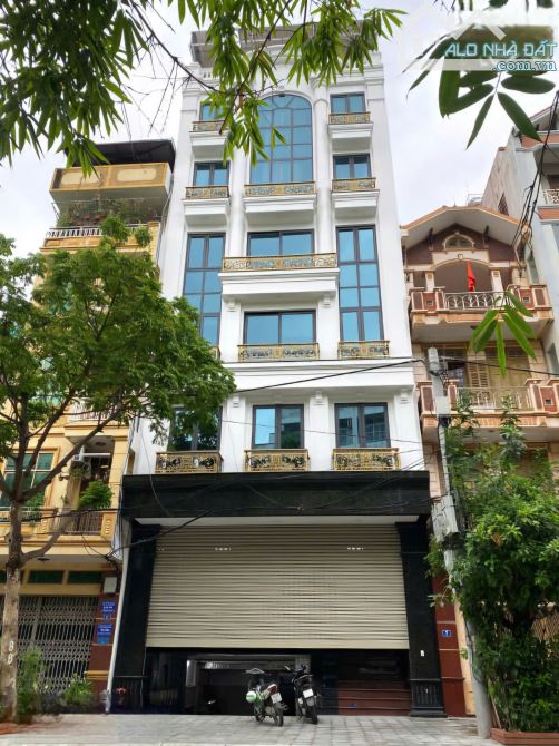 Bán mặt phố Láng Hạ - DT 115m2 XD 5 tầng - MT 5.4m - vuông vắn - 2 mặt thoáng - vị trí