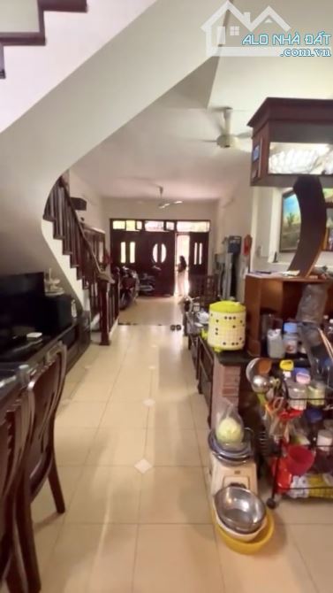 Bán nhà phố Trích Sài 96m2 lô góc ô tô cách hồ Tây 1 nhà giá 34 tỷ