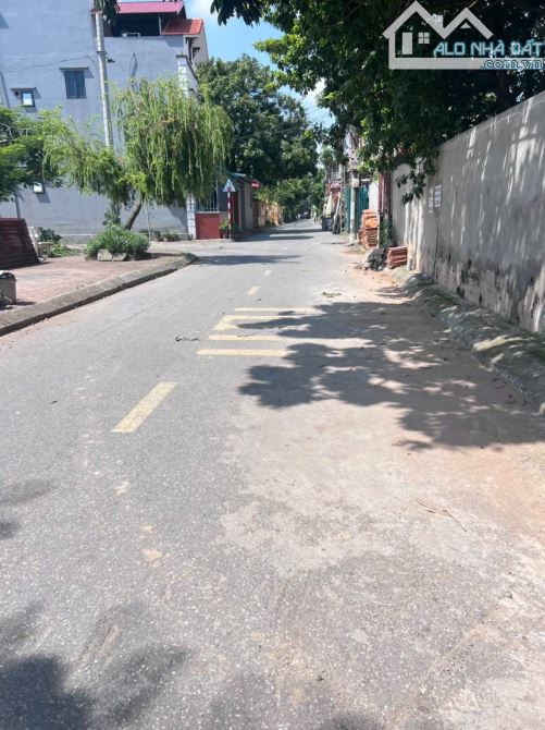 Yên Mỹ, Thanh Trì. DT: 63m, MT 4m, oto vào nhà, 2 mặt đường, giá 7.5 tỷ, gần Hồ