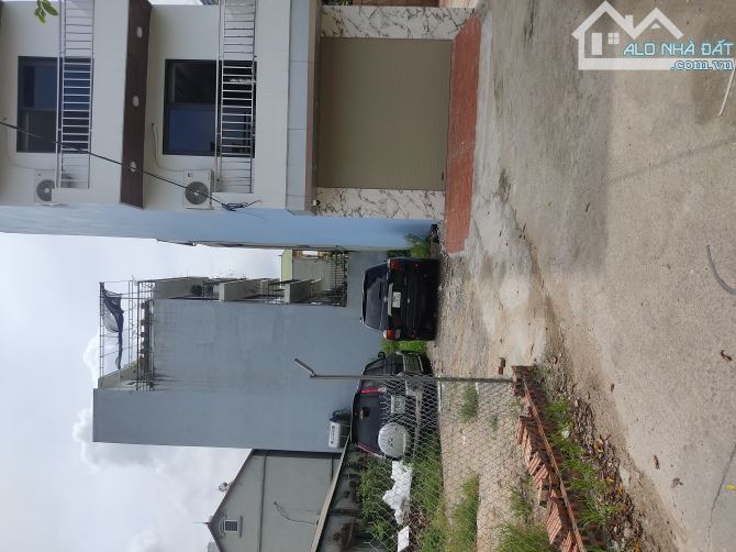 Đất Long Biên Cự Khối 40mv Mặt Tiền 3.8 Giá Nhỉnh 5 Tỷ Ôtô 7 Chỗ Vào Đất Thoải mái