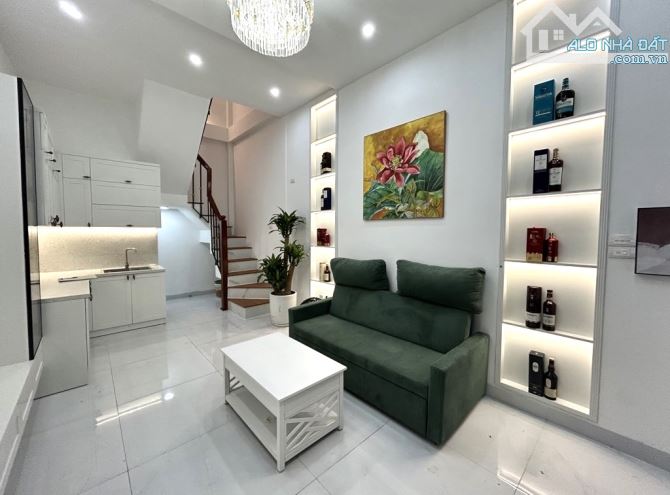 HIẾM - BÁN NHÀ PHÂN LÔ PHỐ NÚI TRÚC 30M2 - 5 TẦNG - 3.5M MẶT TIỀN - 7.4 TỶ - CỰC GẦN PHỐ
