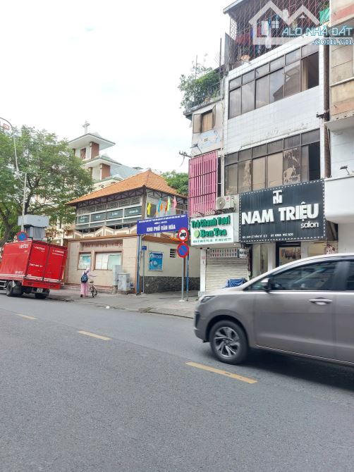 Bán nhà MT đường D5 phường 25 ,quận bình Thạnh.DT:7x7m .5 tầng .Giá :16.8 tỷ