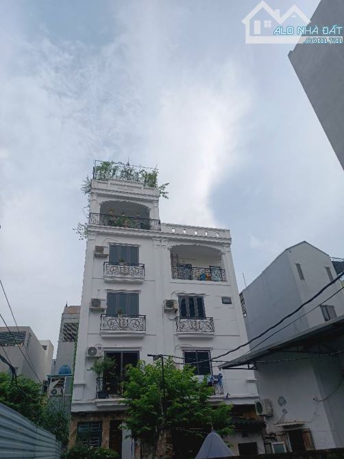 Nhà đẹp gần Phố Nhổn_6 tầng_ô tô qua nhà thông tứ phía_Chỉ 5,4 tỷ(có thương lượng)