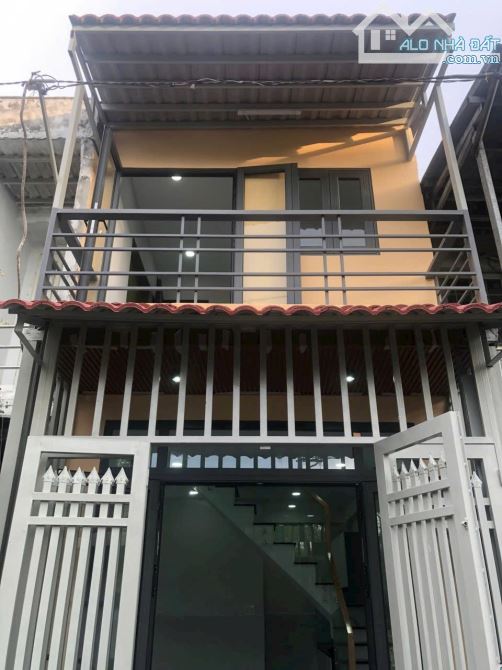 Bán gấp nhà 3,5 x 7m 1 lầu ngay Chợ Đông Thạnh giá 1,17 tỷ
