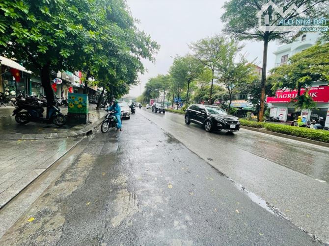 CẦN BÁN GẤP NHÀ CHÍNH CHỦ PHỐ ĐÀO TẤN LIỄU GIAI BA ĐÌNH 70M 5 TẦNG THANG MÁY 2 MẶT NGÕ