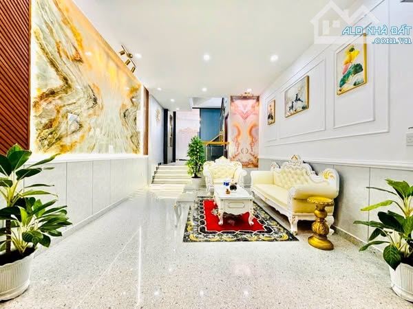 NGAY CV LÀNG HOA - XE HƠI TỚI NHÀ - 56M2 (4 X 14) - 4 TẦNG - 4PN ( CÓ PN DƯỚI TRỆT)