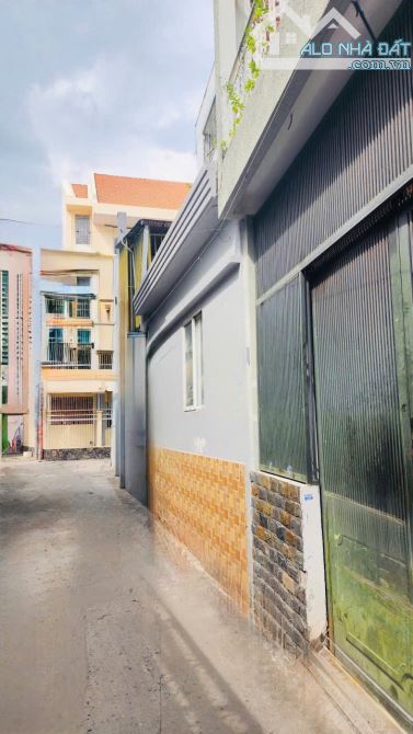 KHU VIP DÂN TRÍ - NHÀ 3 TẦNG SÂN THƯỢNG - ĐẤT THÁNH - GIÁ CHỈ 5.X TỶ.