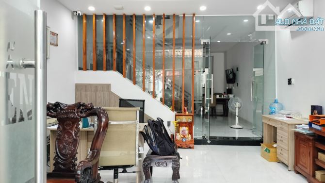 Nhà Mới 4 Tầng 80m2, 4PN, Huỳnh Tấn Phát, Nhà Bè, Xe Hơi Vào Tận Nhà, Sổ Hồng Riêng. Chỉ 8