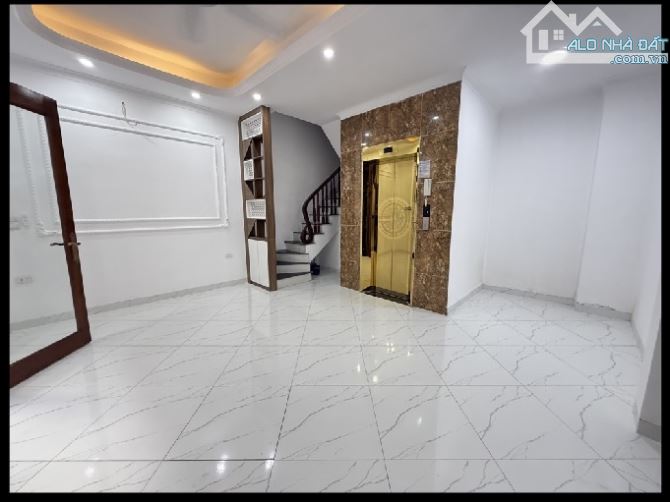 Cổ Nhuế, Bắc Từ Liêm còn 1 căn duy nhất 36m2 6 tầng, thang máy mà chỉ có 7,8 tỷ